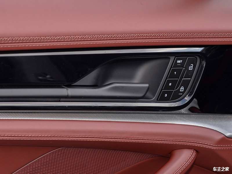Panamera 2024款  行政加长版 2.9T