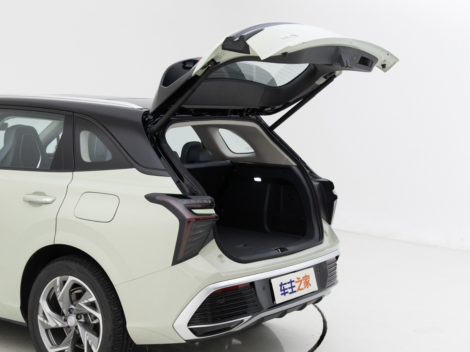 红旗HS3 PHEV 2024款 PHEV 115km 劲为版