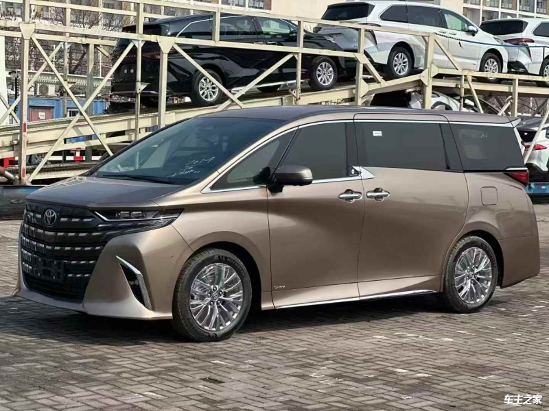 埃尔法 2025款 双擎 2.5L 尊贵黄金版