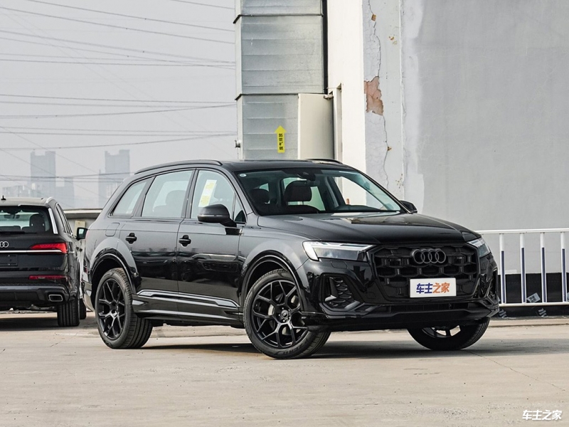 奥迪Q7 2025款 45 TFSI quattro S line黑武士型