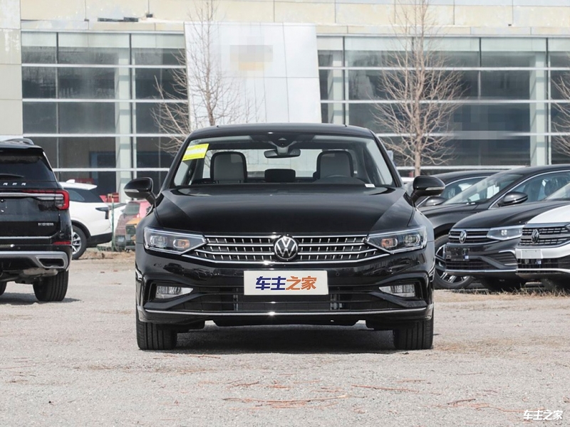 迈腾 2025款 改款 众享款 330TSI DSG豪华型