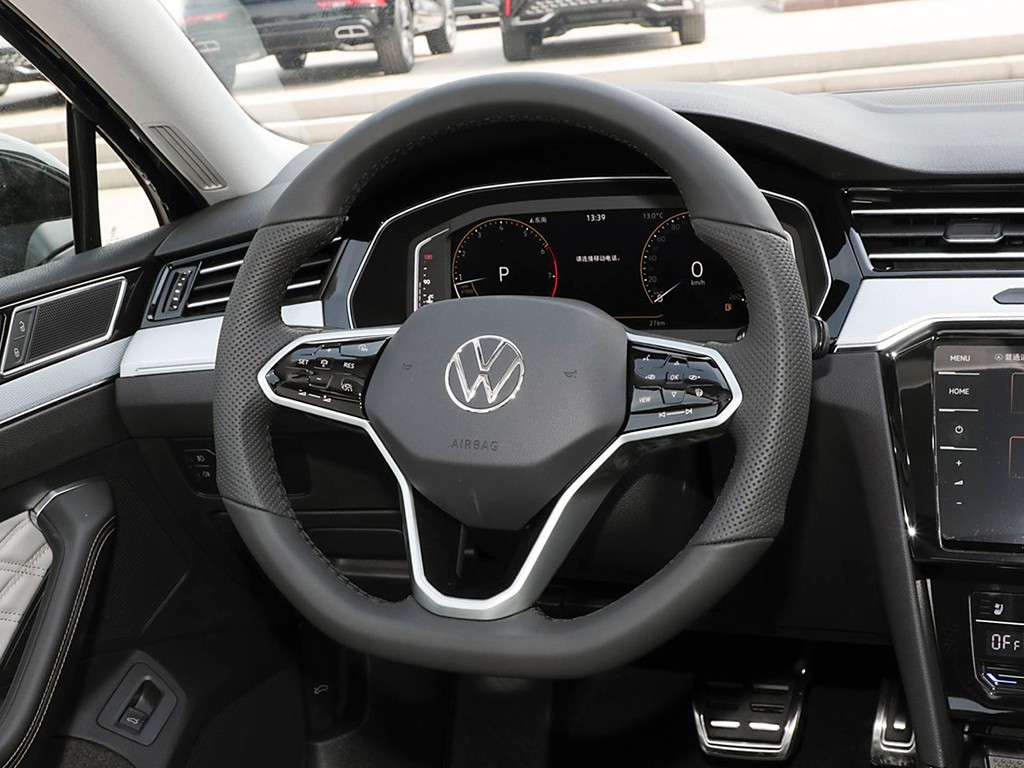 迈腾 2025款 改款 众享款 330TSI DSG豪华型