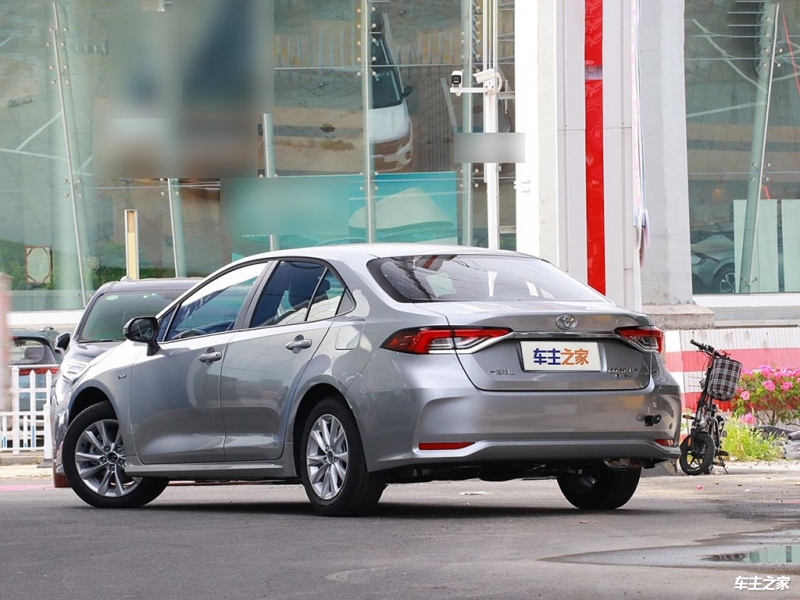 卡罗拉 2024款 1.8L 智能电混双擎 旗舰版