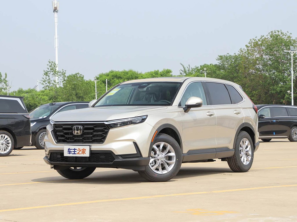奥迪Q3 2024款 240TURBO 两驱锋尚版 5座