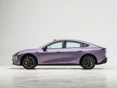 深藍(lán)L06圖片