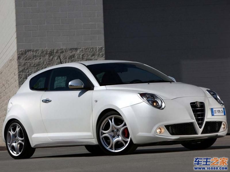 白色 ALFA MiTo