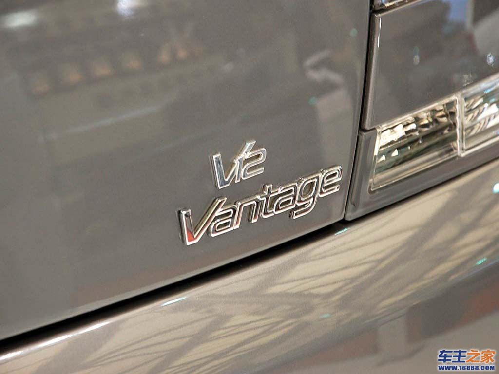 V12 VantageV12 Vantage