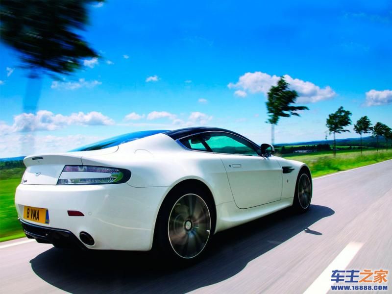 V8 Vantage白色 V8 Vantage