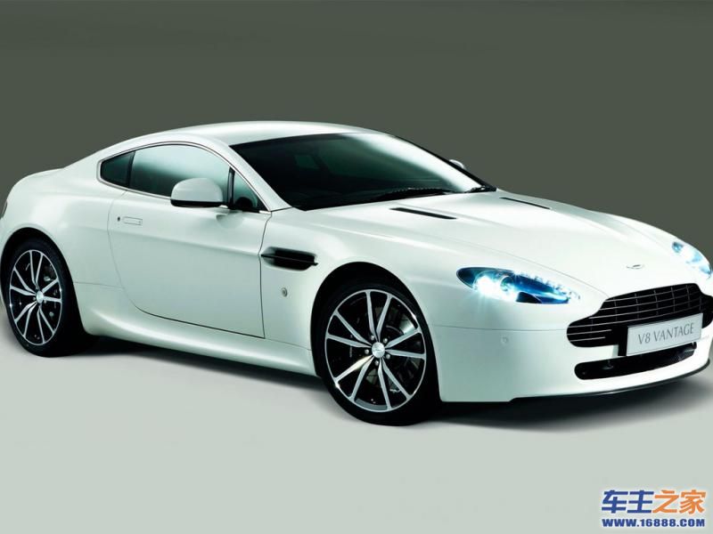 V8 Vantage白色 V8 Vantage