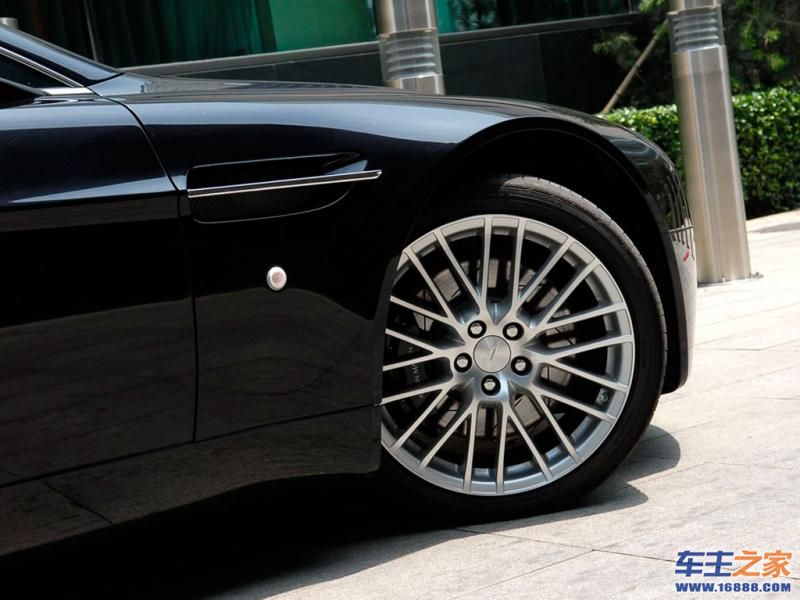 V8 VantageV8 Vantage