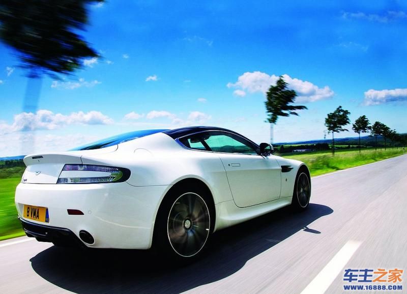 V8 Vantage白色 V8 Vantage