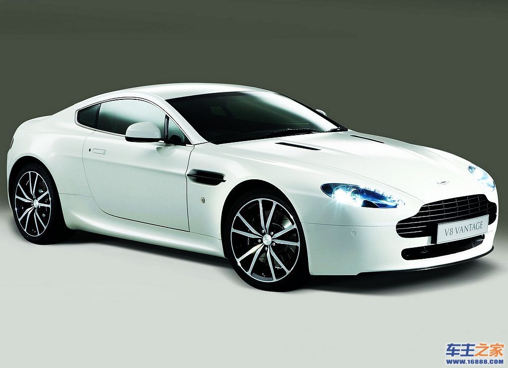 V8 Vantage白色 V8 Vantage