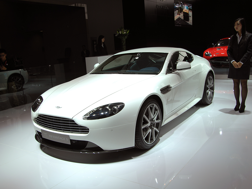 V8 Vantage