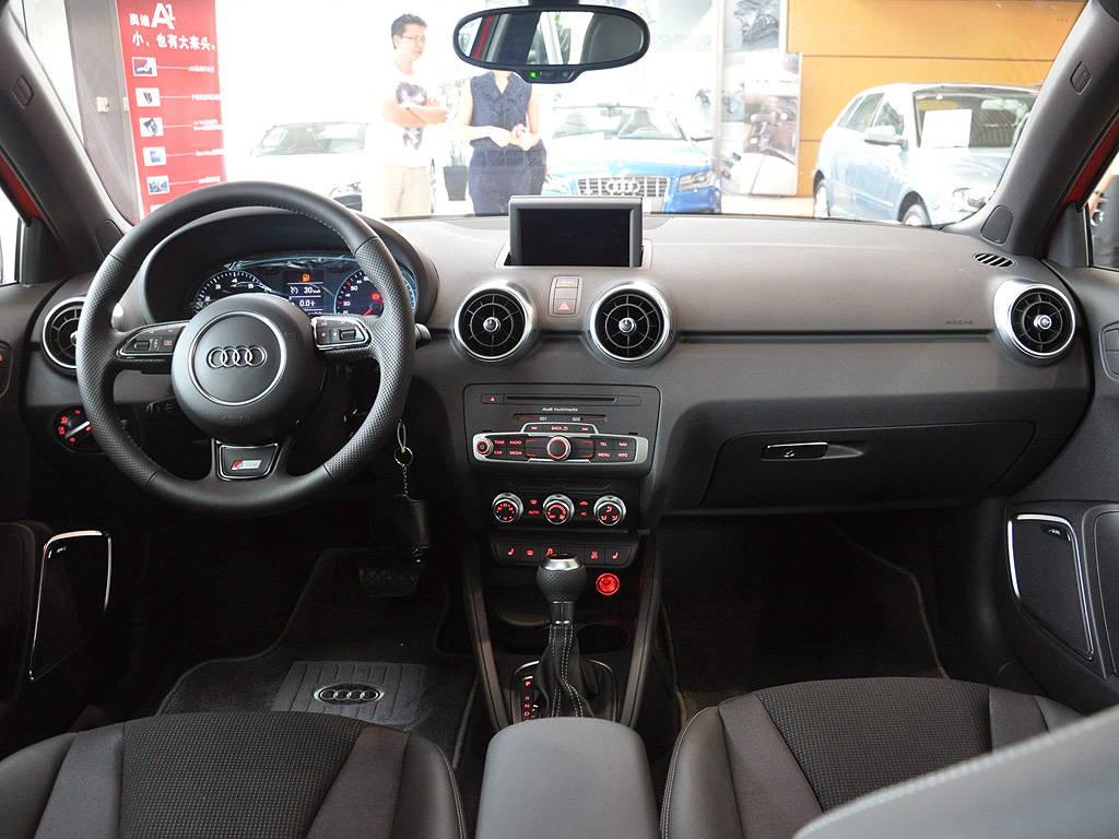 奥迪a1中控台
