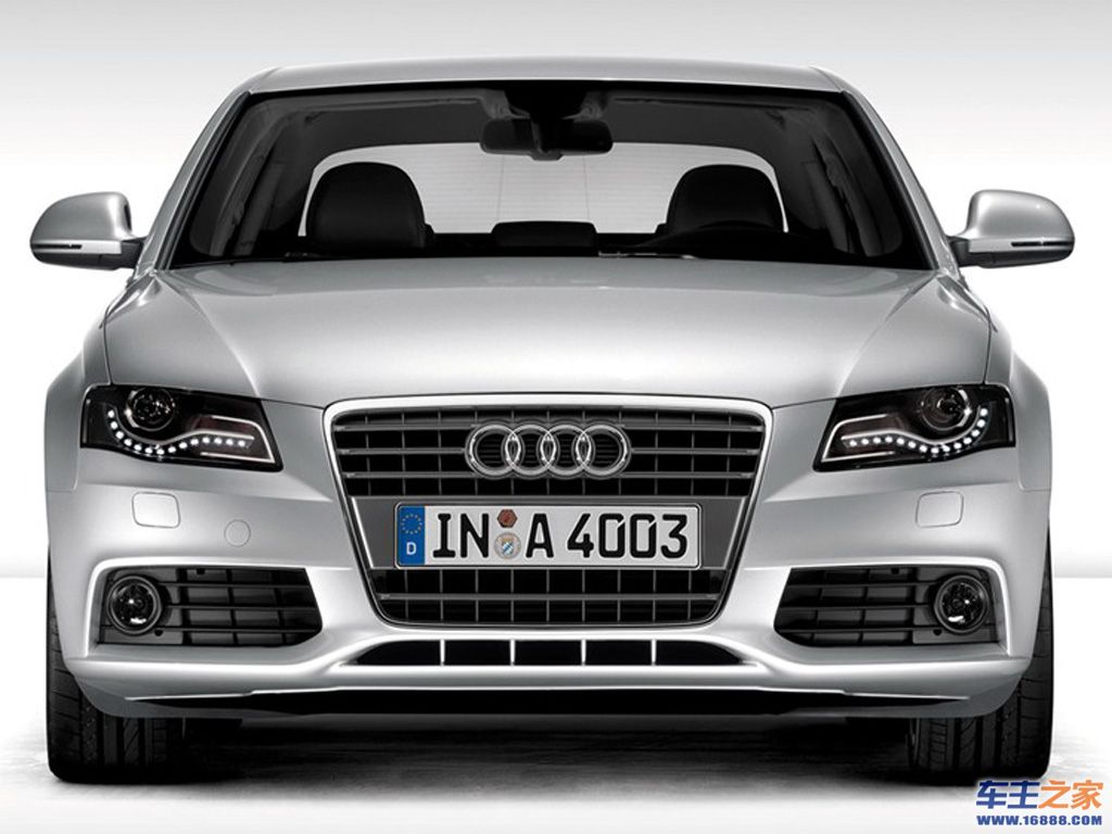 银色 进口奥迪a4正前方