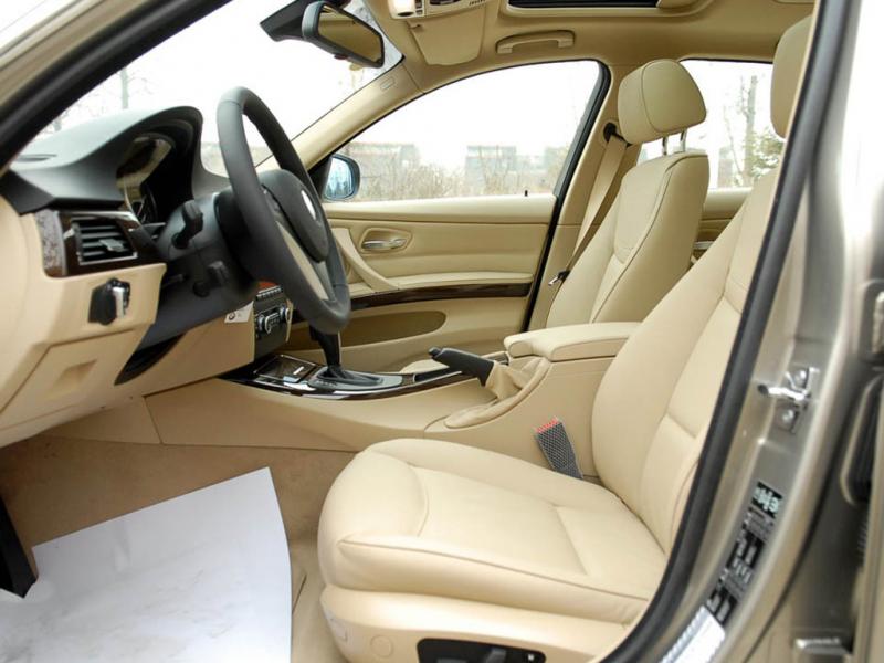 黄色宝马3系 09款 325i时尚型前排腿部空间|宝马3系内饰图片 – 车主