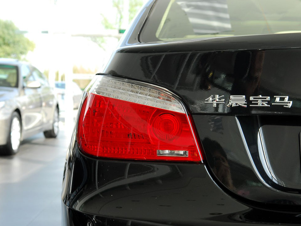 宝马5系黑色宝马5系 2010款 523Li豪华型左后尾灯