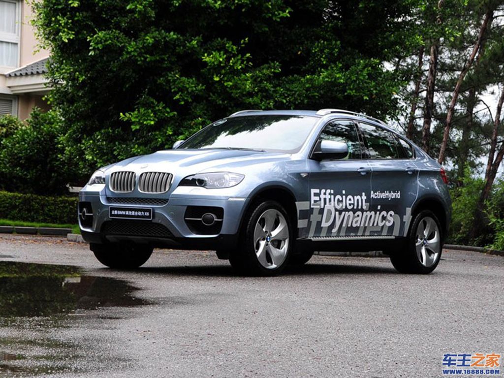 银色 宝马x6左前45