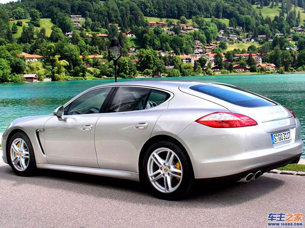 汽车图库 保时捷 保时捷 panamera(101/596) 外观 银色panamera 参考