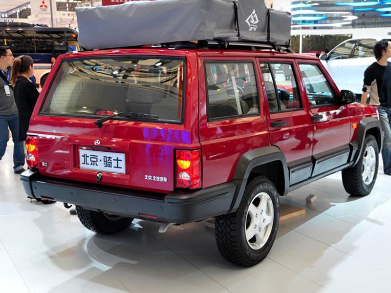 汽车图库 北汽制造 北京汽车制造厂 骑士s12(4/24) 外观 红色骑士车后