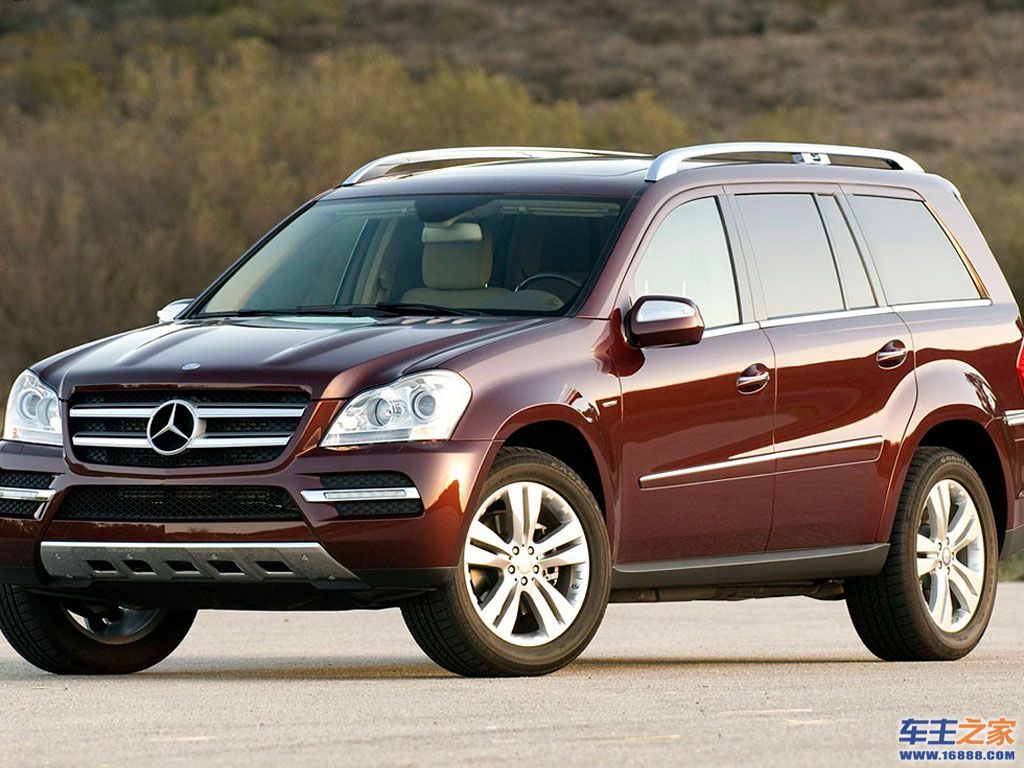 汽车图库 奔驰gl级(57/313) 外观 红色 奔驰gl级 参考成交价: 73.