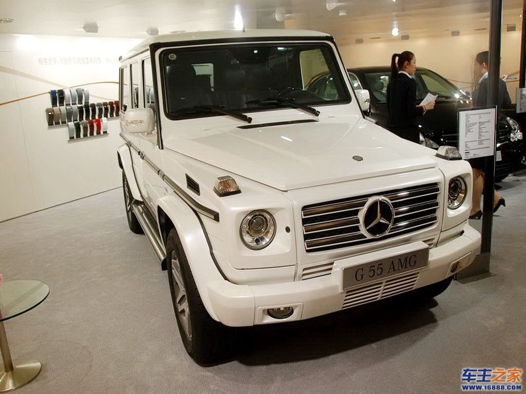 白色 奔驰g级