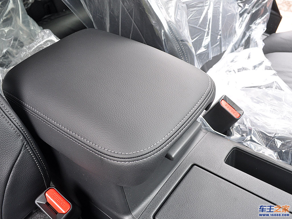 本田cr-v中央扶手箱