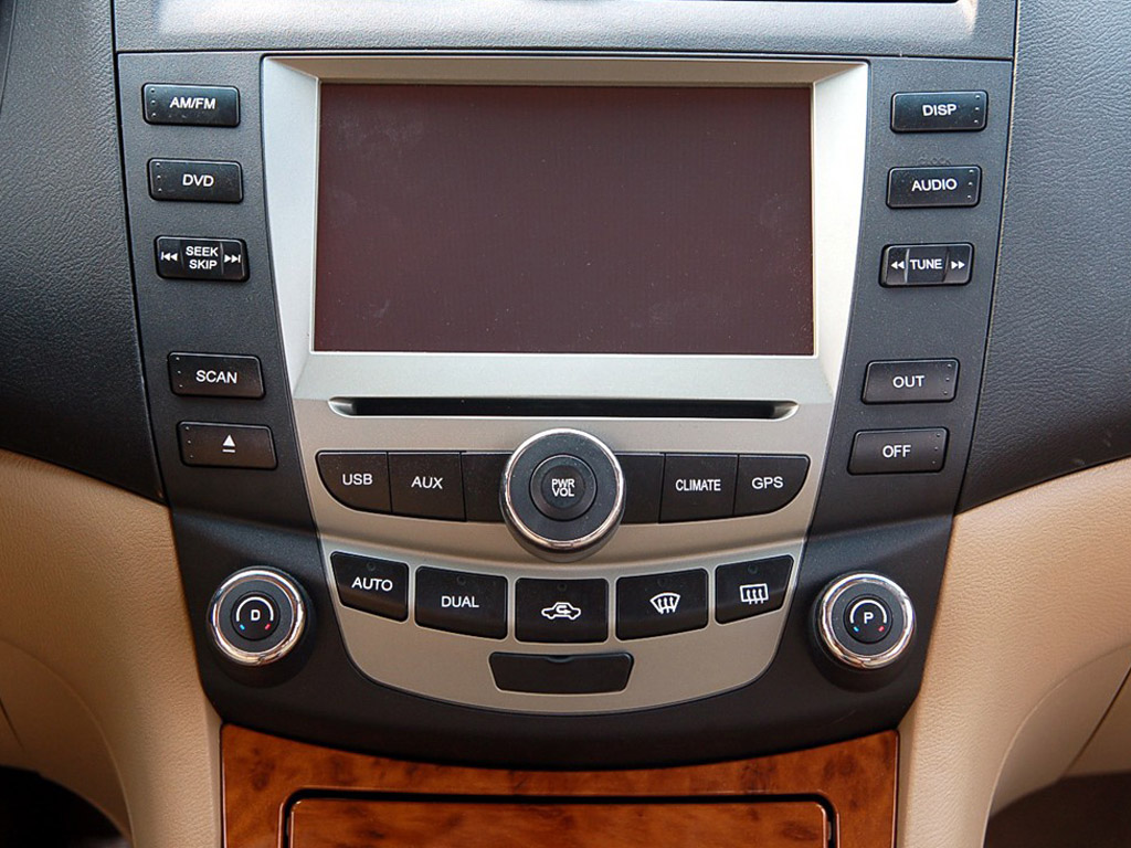 比亚迪f6比亚迪f6中控面板