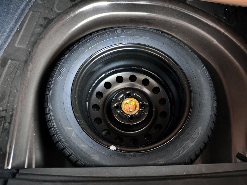 比亚迪g3备用轮胎