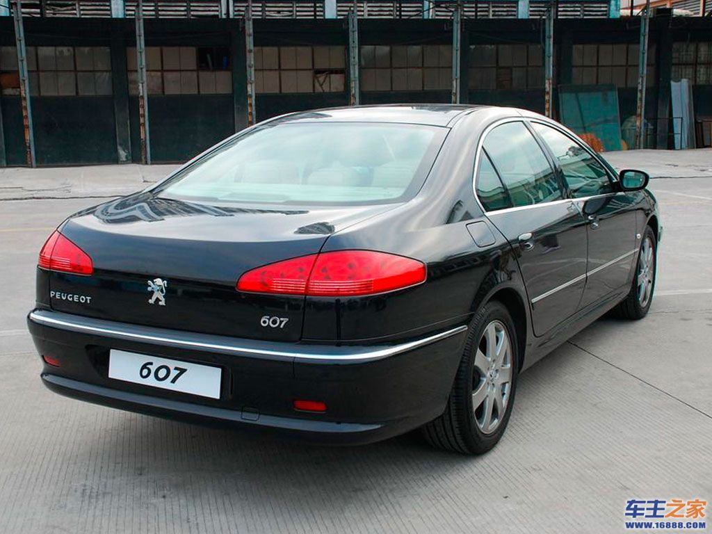 黑色 标致607
