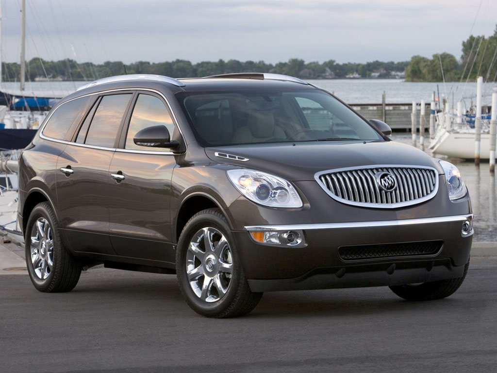 灰色昂科雷车身右前方