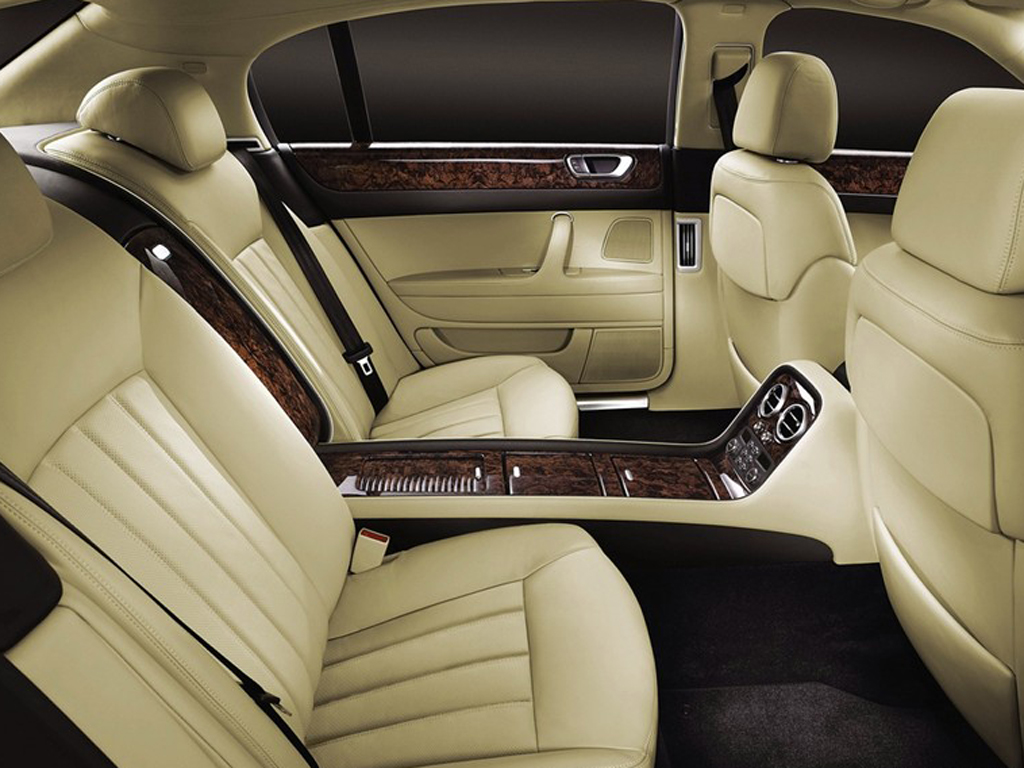 银色欧陆 05款 continental fliying spu后排空间