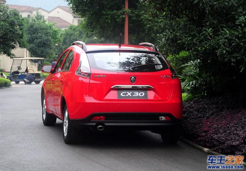 长安CX30红色 长安CX30左后45