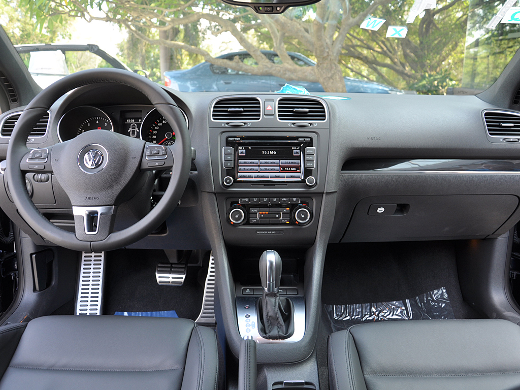 汽车图库 大众 进口大众 高尔夫(进口)(441/832) 内饰 中控台 参考