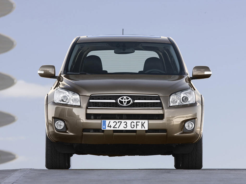 褐色丰田rav4前脸