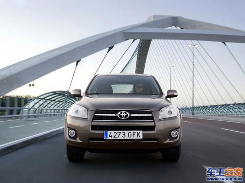 RAV4荣放不限 丰田RAV4正前方