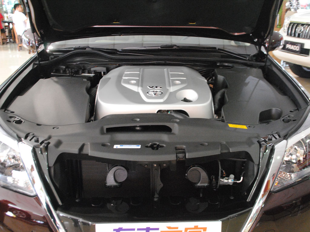 皇冠发动机整体