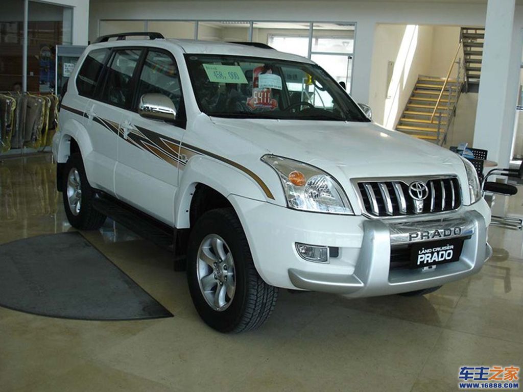 汽车图库 丰田 一汽丰田 普拉多(132/552) 外观 白色 普拉多右前45