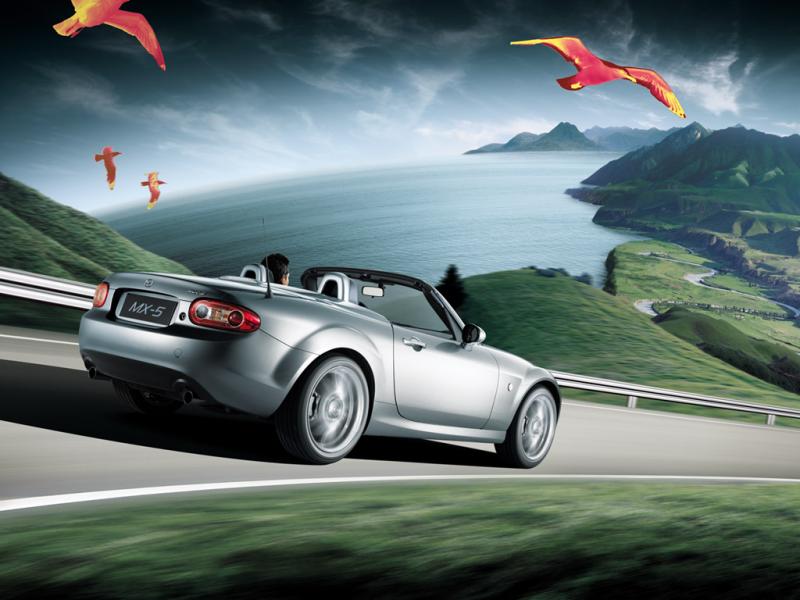 马自达MX-5银色马自达MX-5车身背面