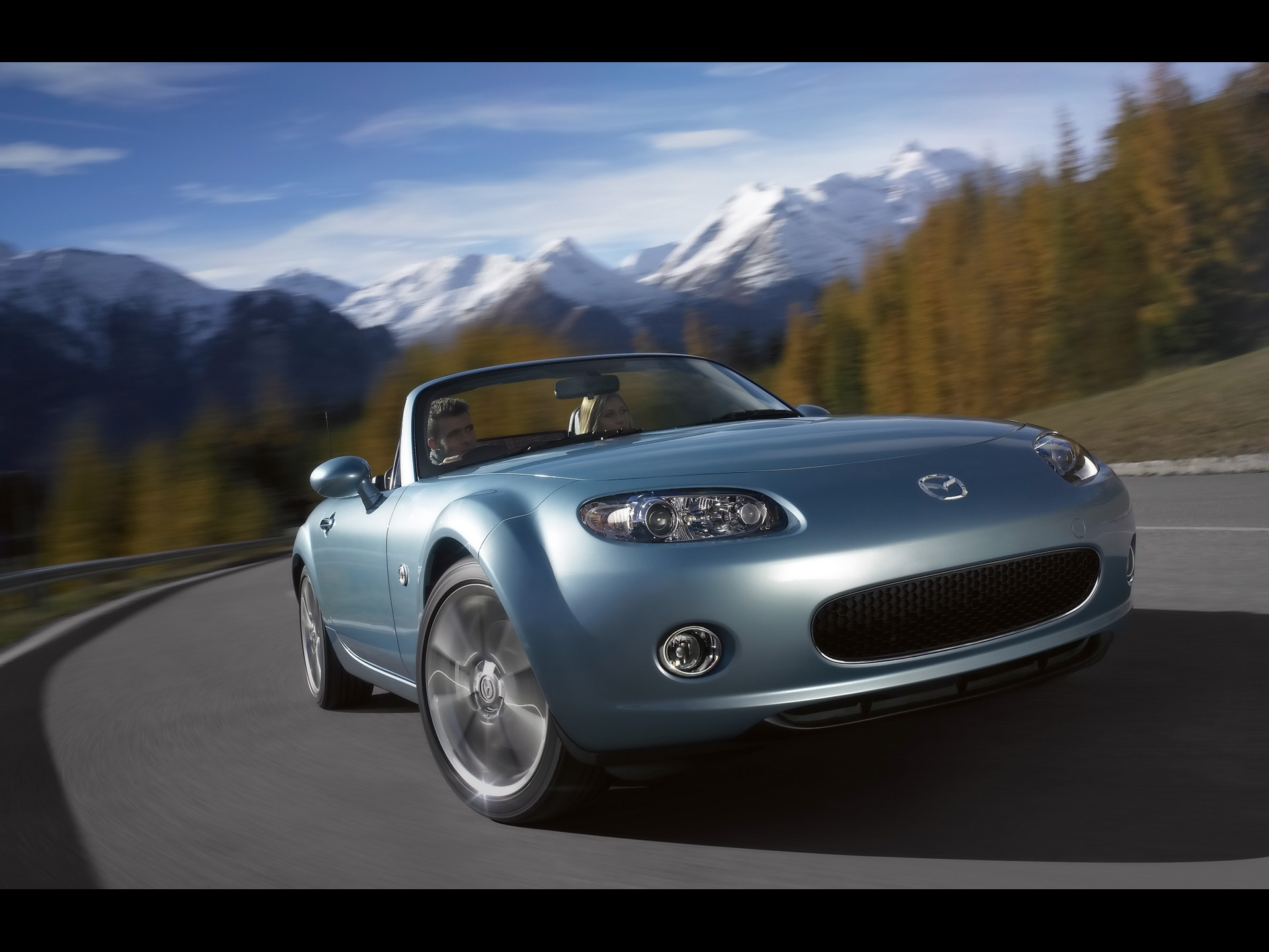 马自达mx-5银色马自达mx-5左侧