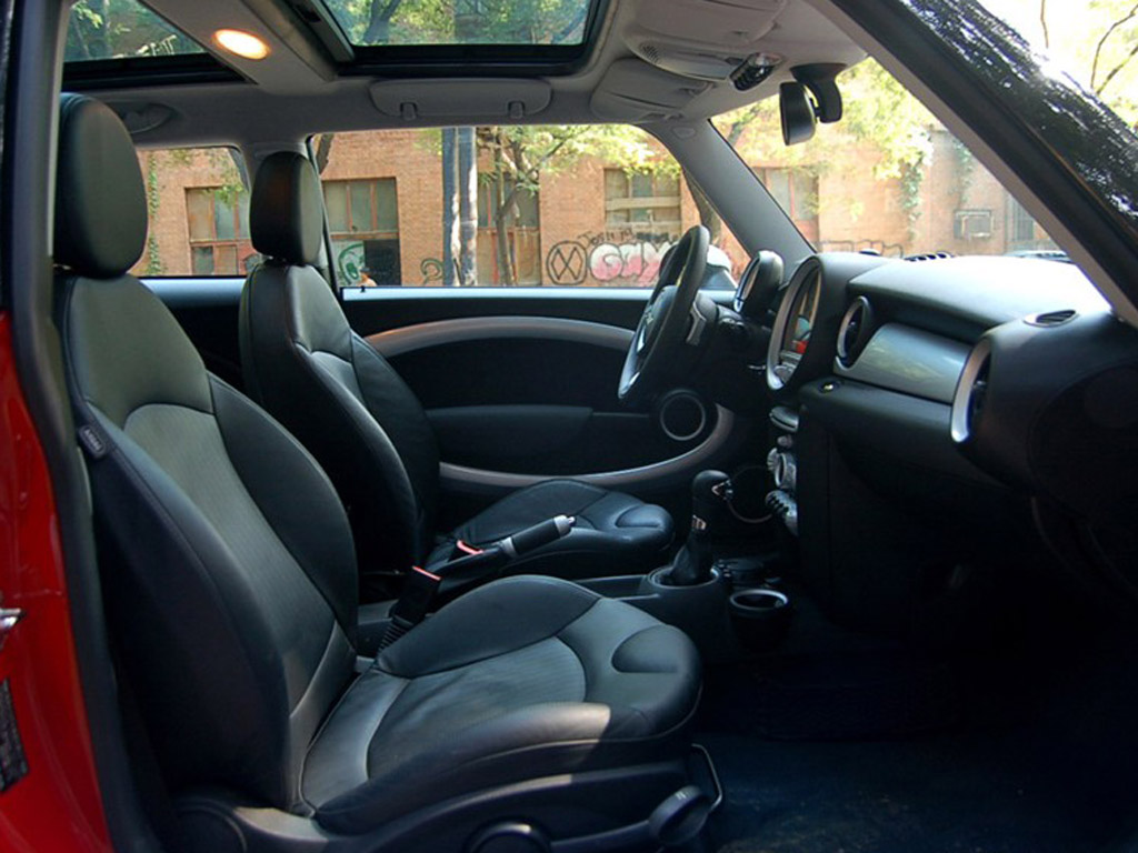 红色mini 07款 cooper excitement前排空间|mini内饰图片 – 车主之家