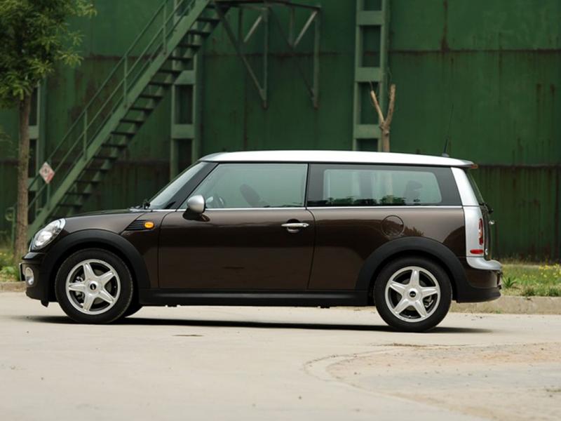 MINI CLUBMAN棕色MINI CLUBMAN 07款 CLUBMAN EXCIT正侧方