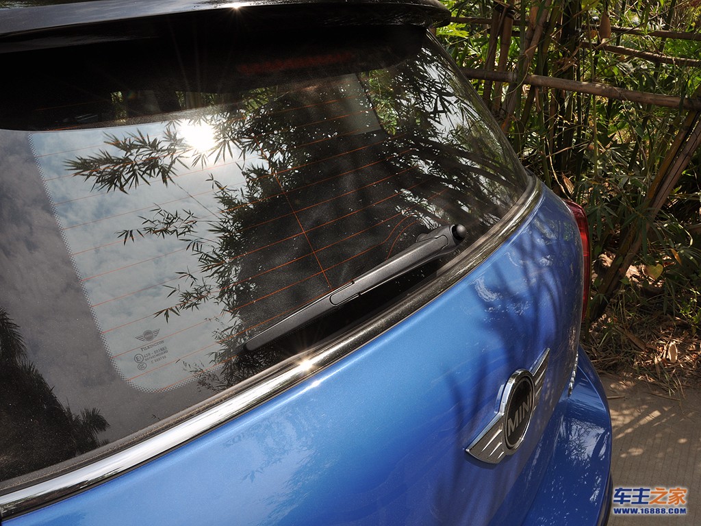 MINI COUNTRYMAN车尾