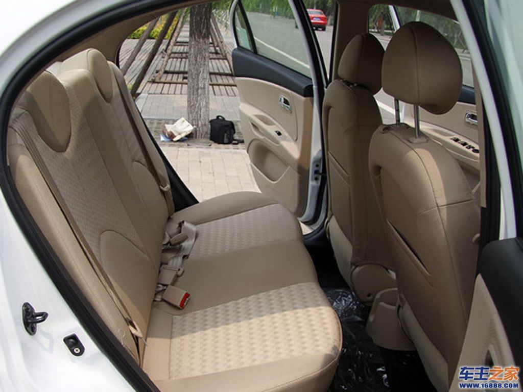 rio锐欧rio锐欧后排空间