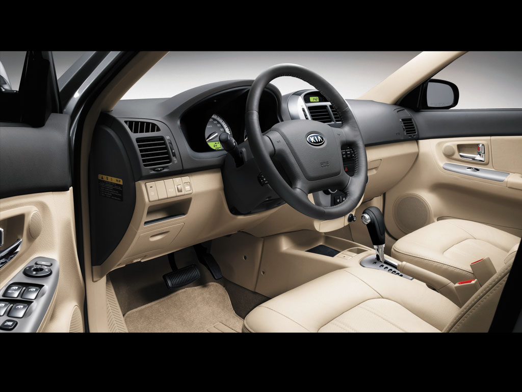 汽车图库 起亚 东风悦达起亚 赛拉图(201/286) 内饰 银色赛拉图驾驶室