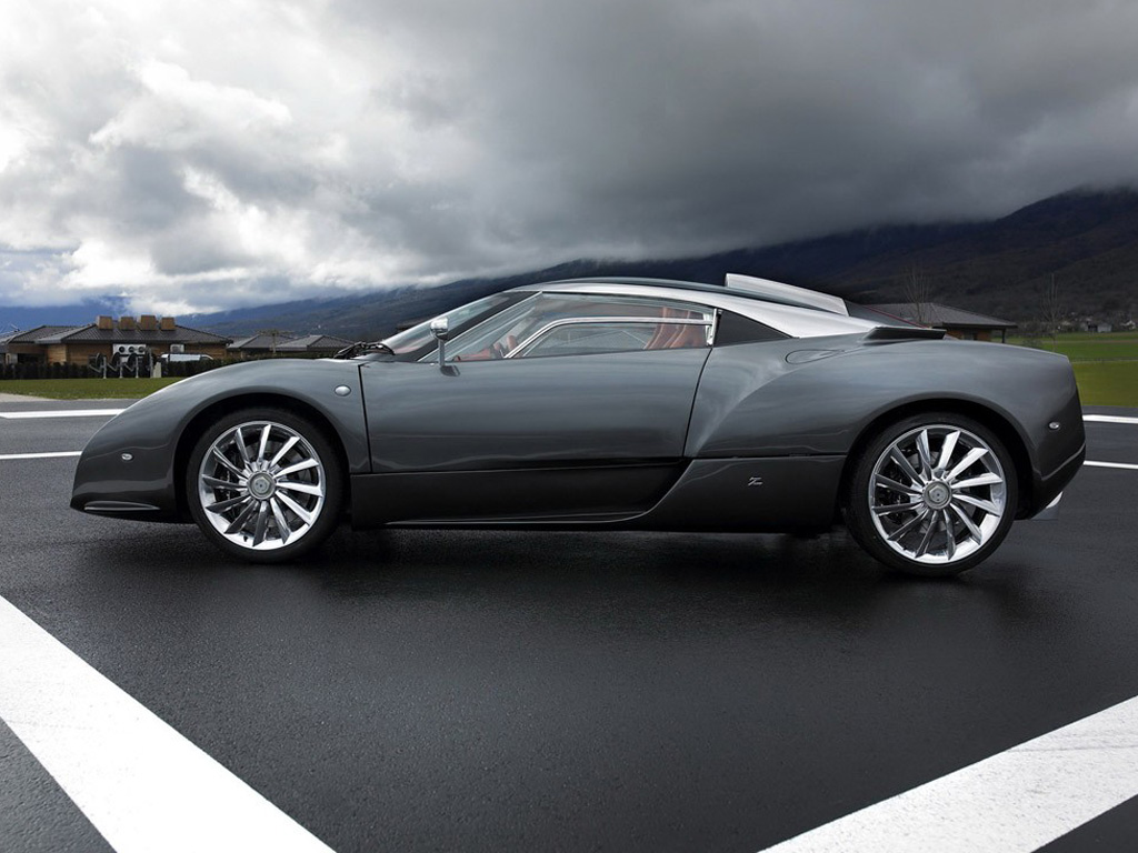 黑色世爵c12正左侧