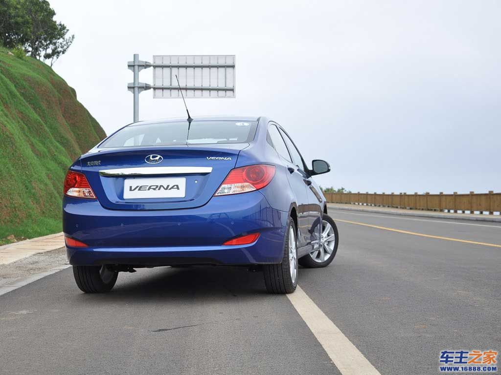 汽车图库 现代 北京现代 瑞纳(101/613) 外观 蓝色 瑞纳 参考成交价