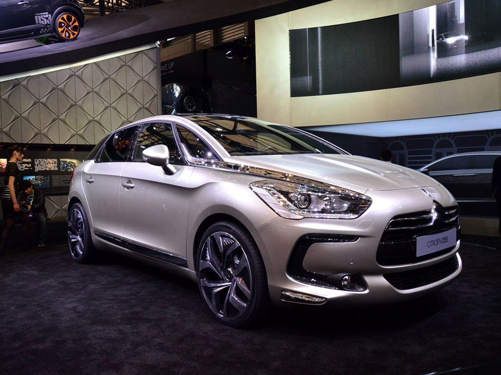 ds 5(进口)正前方